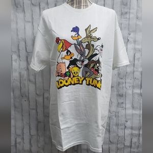 NWT**Retro Looney Tunes Group  Classic Graphic R-Shirt - Size L